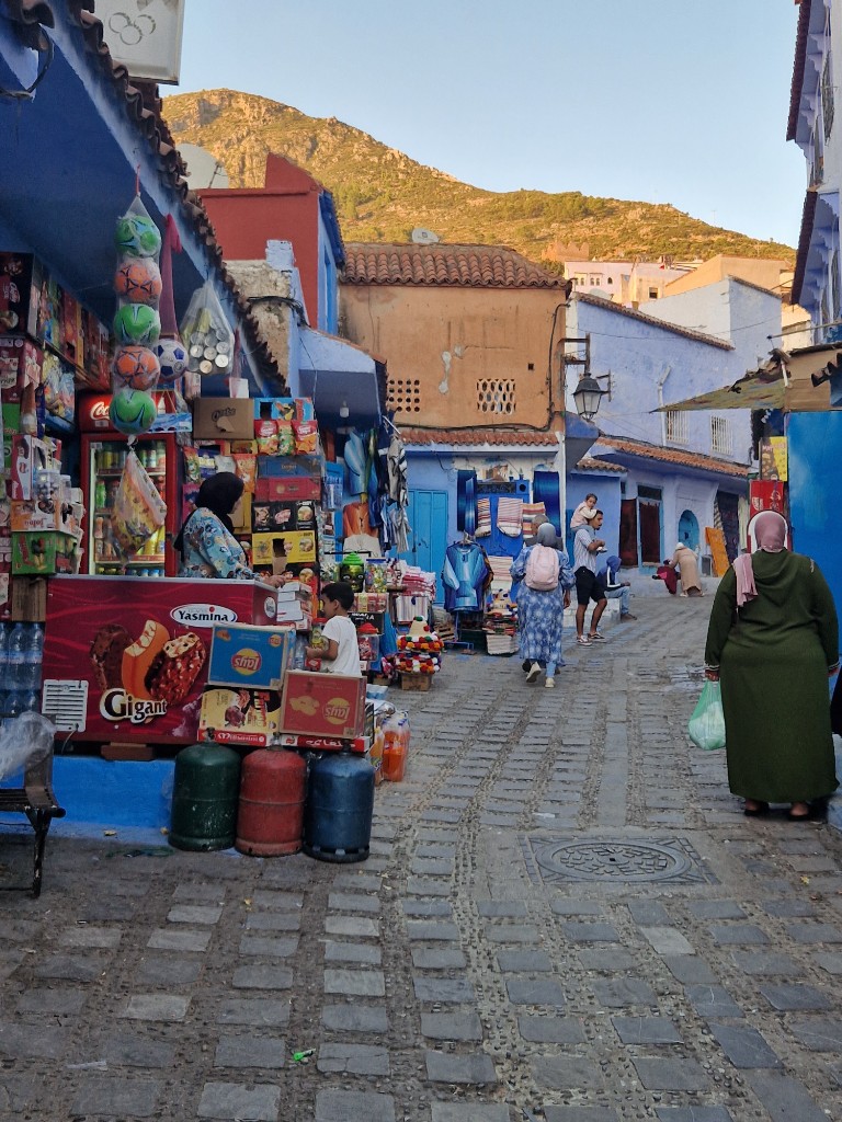Chefchaouen — scène de vie dans la médina